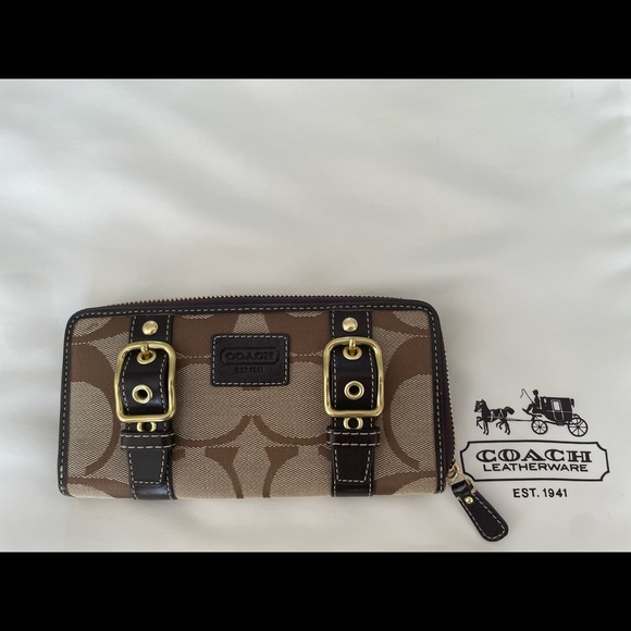 Coach Brown Signature Buckle Zip Around Wallet - Picture 3 of 11